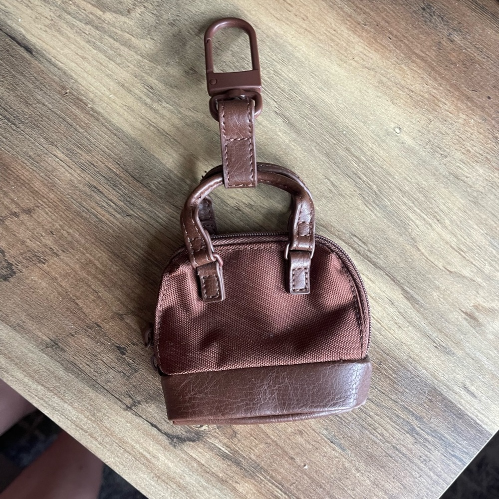Beis the Micro Weekender Charm - Maple